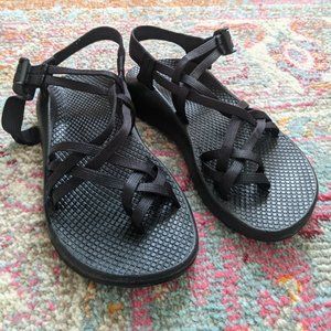 Like New Women's Black Size 6 Chaco Sandals ZX 2